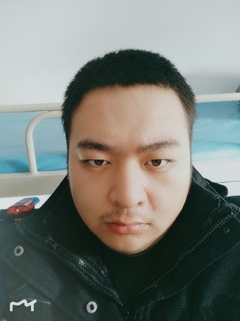 负重前行的第一张照片--哈密中老年相亲网